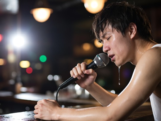 泪洒心田情感涟漪，探寻哭天抹泪成语组词中的深刻情感表达